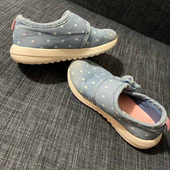 Carter’s sneakers - Picture 4 of 7